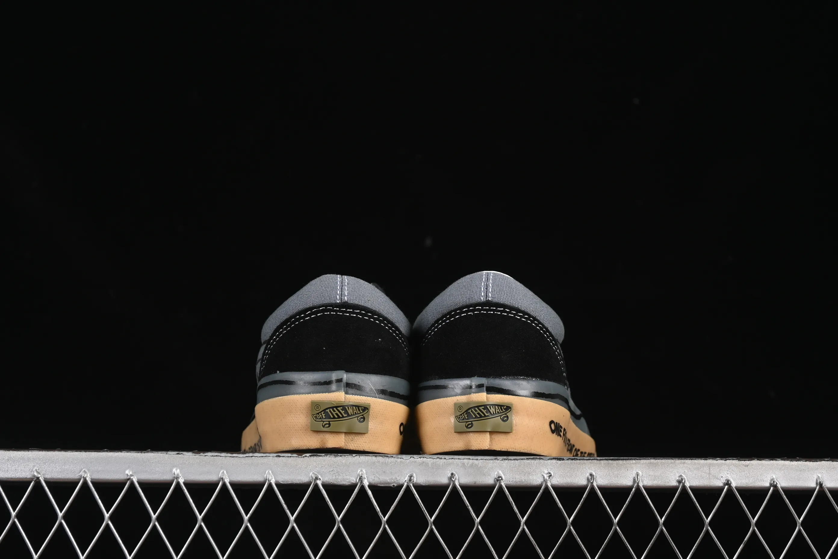 All categories Vans Vans series Vans Low Vans low-top Vans Premium x Hanai high-end branch artist joint series low-top casual sneakers VN000D56BN5
